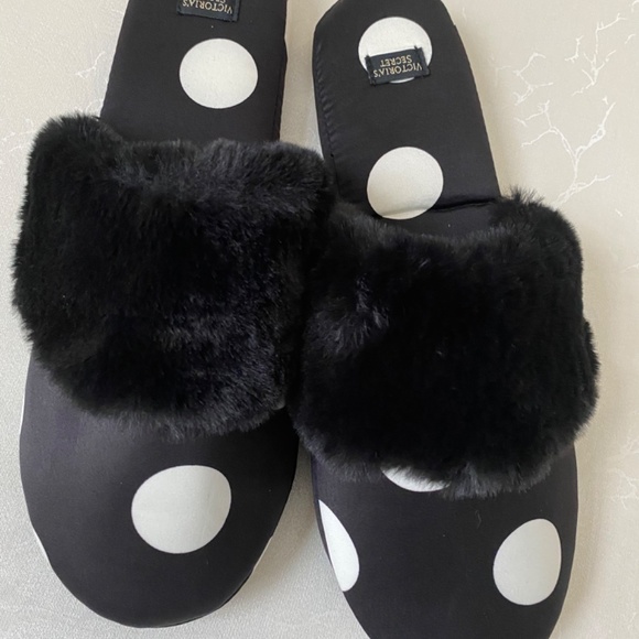 LOVELY LADIES “VICTORIA SECRET” SIZE M (7-8) SLIPPERS WITH MATCHING BAG~NEW - Picture 3 of 10